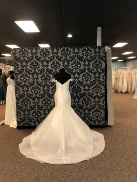 Something Blue Martina Liana 1172ZZ Wedding Dress Bengaline/Horsehair AS IS STAINS THROUGHOUT WEDDING DRESSES 7 Something Blue Martina Liana 1172ZZ Wedding Dress Bengaline/Horsehair AS IS STAINS THROUGHOUT WEDDING DRESSES