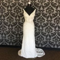 Something Blue Wedding Women Wedding Dress Crepe Ivory Size 4 Beaded Sheath Beaded WEDDING DRESSES