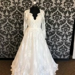Something Blue Calla Blanche Size 14 Ivory V-Neck Long Sleeve Lace Ballgown