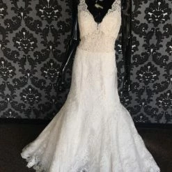 Something Blue Wedding AF Couture Women's Wedding Dress Lace Ivory Size 12 Sleeveless