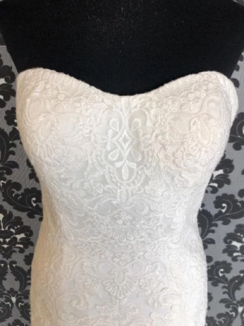 Something Blue Allure Romance Women's Wedding Dress Lace White Size 10 WEDDING DRESSES 4 Something Blue Allure Romance Women's Wedding Dress Lace White Size 10 WEDDING DRESSES