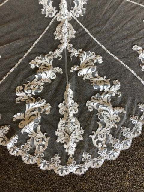 Something Blue Essense D3114 Wedding Dress Size 16 Sequin/Lace Ivory Sleeveless WEDDING DRESSES 6 Something Blue Essense D3114 Wedding Dress Size 16 Sequin/Lace Ivory Sleeveless WEDDING DRESSES