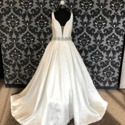 Something Blue Calla Blanche Size 12 Ivory Deep V Sleeveless Satin Ballgown WEDDING DRESSES