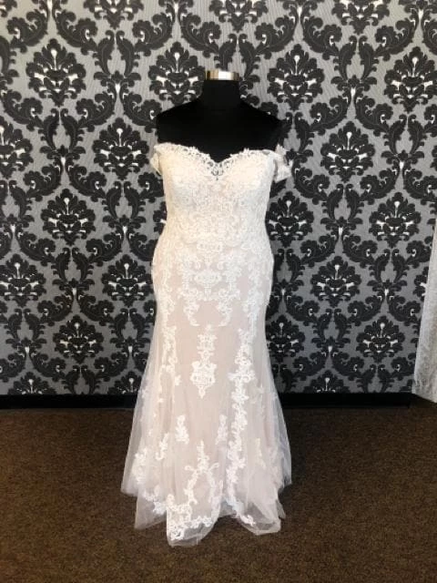 Something Blue Private Label Women Wedding Dress Lace Ivory/Blush Size 22 WEDDING DRESSES 3 Something Blue Private Label Women Wedding Dress Lace Ivory/Blush Size 22 WEDDING DRESSES