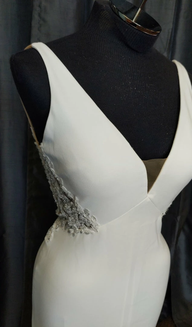 Something Blue CallaBlanche 121232 Wedding Dress Size 10 Crepe/Beaded Ivory Sleeveless WEDDING DRESSES 4 Something Blue CallaBlanche 121232 Wedding Dress Size 10 Crepe/Beaded Ivory Sleeveless WEDDING DRESSES