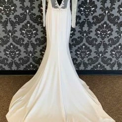 Something Blue Modeca Size 10 Ivory Crepe Long Sleeve Fit & Flare 9 Something Blue Modeca Size 10 Ivory Crepe Long Sleeve Fit & Flare