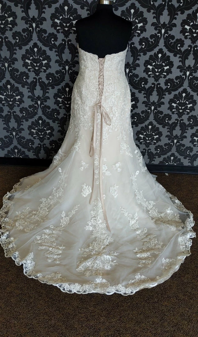 Something Blue Stella York 6870 Wedding Dress Size 26 Sequin/Lace Ivory Strapless WEDDING DRESSES 5 Something Blue Stella York 6870 Wedding Dress Size 26 Sequin/Lace Ivory Strapless WEDDING DRESSES