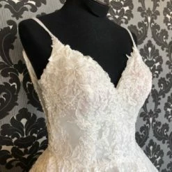 Something Blue WEDDING DRESSES Maggie Sottero Wedding Dress Lace/Sequin Ivory Size 8