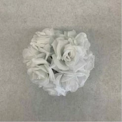 Something Blue Kissing Ball Floral White Size 6