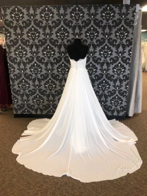 Something Blue Sweetheart 1103 Wedding Dress Lace/Chiffon Ivory Size 6 A-line 7 Something Blue Sweetheart 1103 Wedding Dress Lace/Chiffon Ivory Size 6 A-line