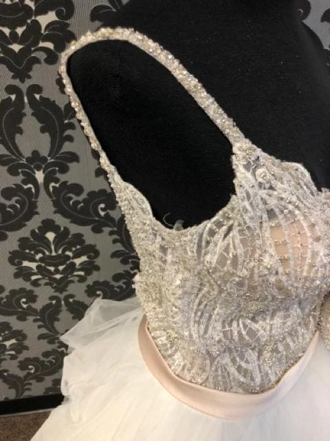 Something Blue Allure 9425 Women Wedding Dress Beaded/Tulle Ivory/Champ Size 4 WEDDING DRESSES 5 Something Blue Allure 9425 Women Wedding Dress Beaded/Tulle Ivory/Champ Size 4 WEDDING DRESSES