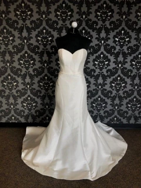 Something Blue Stella York 6774ZZ Bengaline Ivory Size AS IS LARGE RUN, BODICE SEPARATING, SNAG WEDDING DRESSES 3 Something Blue Stella York 6774ZZ Bengaline Ivory Size AS IS LARGE RUN, BODICE SEPARATING, SNAG WEDDING DRESSES