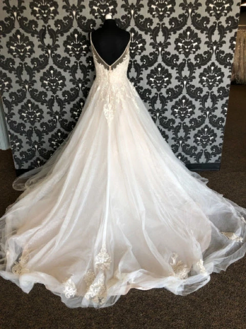 Something Blue Stella York 6959 Wedding Dress Size 16 Lace/Tulle Ivory Sleeveless Ballgown WEDDING DRESSES 5 Something Blue Stella York 6959 Wedding Dress Size 16 Lace/Tulle Ivory Sleeveless Ballgown WEDDING DRESSES
