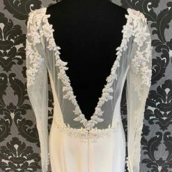 Something Blue Modeca Size 10 Ivory Crepe Long Sleeve Fit & Flare 8 Something Blue Modeca Size 10 Ivory Crepe Long Sleeve Fit & Flare