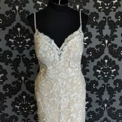 Something Blue Stella York 7312 Wedding Dress Size 14 Lace Ivory Sleeveless Sheath V-Neck WEDDING DRESSES