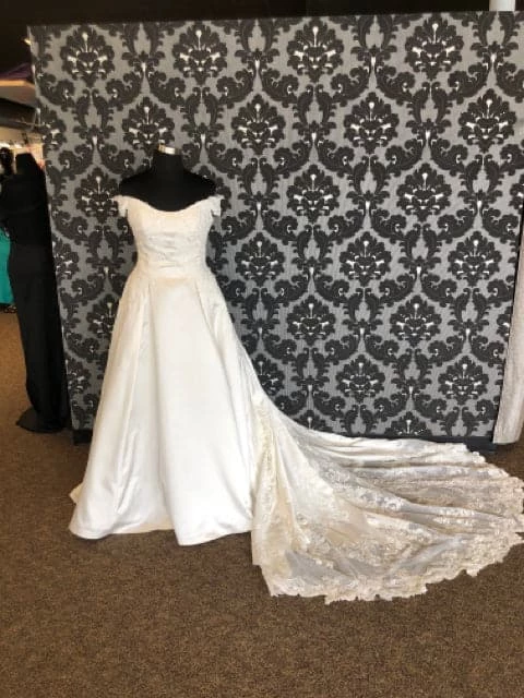 Something Blue Allure Bridal Disney" Princess Belle" Size 14 Ivory Off The Shoulder Ballgown WEDDING DRESSES 3 Something Blue Allure Bridal Disney" Princess Belle" Size 14 Ivory Off The Shoulder Ballgown WEDDING DRESSES