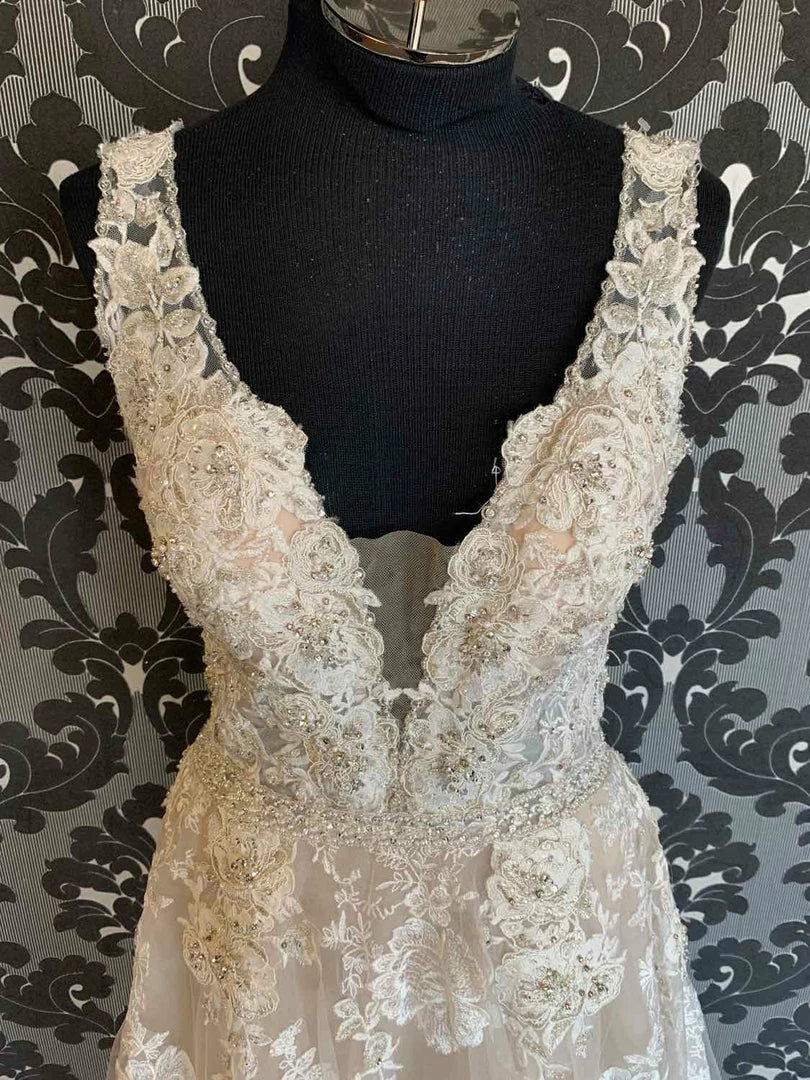 Something Blue Allure Bridal C505 Size 10 Ivory And Nude Tulle With Lace Aline WEDDING DRESSES 4 Something Blue Allure Bridal C505 Size 10 Ivory And Nude Tulle With Lace Aline WEDDING DRESSES