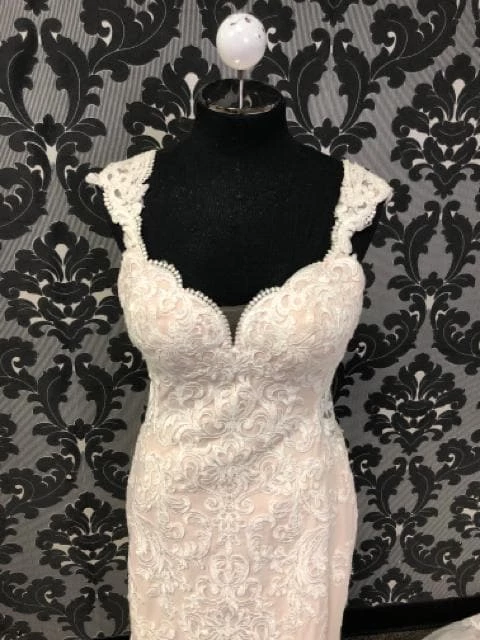 Something Blue Essense Of Australia ESME D2205 Women's Wedding Dress Lace/Tulle 4 Something Blue Essense Of Australia ESME D2205 Women's Wedding Dress Lace/Tulle