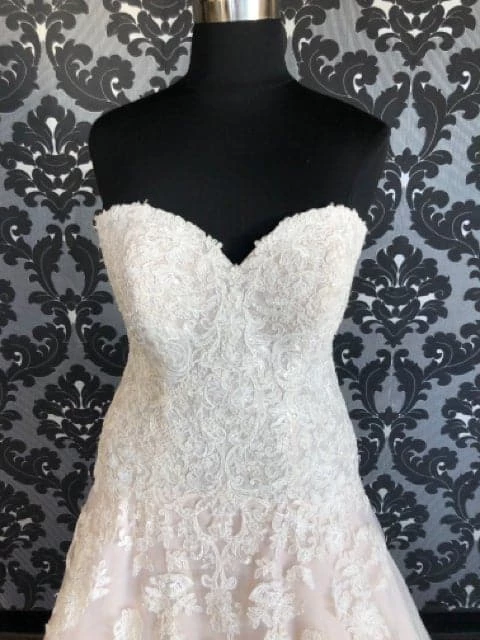 Something Blue WEDDING DRESSES Essense Of Australia D2735 Women's Wedding Dress Lace/Tulle 4 Something Blue WEDDING DRESSES Essense Of Australia D2735 Women's Wedding Dress Lace/Tulle