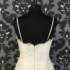 WEDDING DRESSES Size 12 Ivory Pronovias Lace/Tulle Lace A-line V-Neck