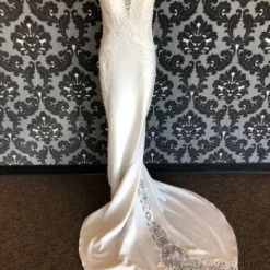Something Blue WEDDING DRESSES As Is Casablanca 2390 Wedding Dress Crepe Ivory Size 12 Sleeveless