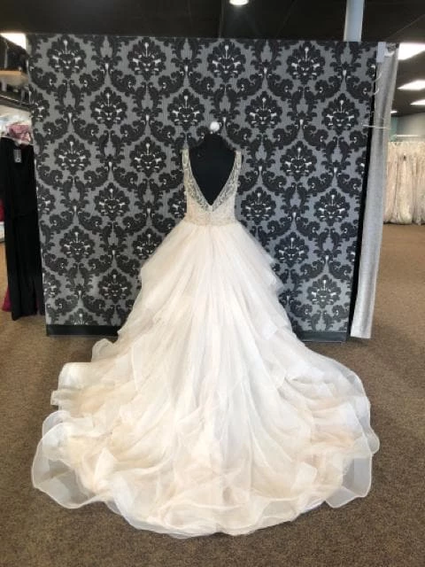 Something Blue Justin Alexander Size 14 Ivory And Nude Highneck Sleeveless Tulle Ballgown 6 Something Blue Justin Alexander Size 14 Ivory And Nude Highneck Sleeveless Tulle Ballgown