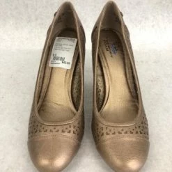 Something Blue NEW ARRIVALS Life Stride Size 8.5 Gold Women Heel