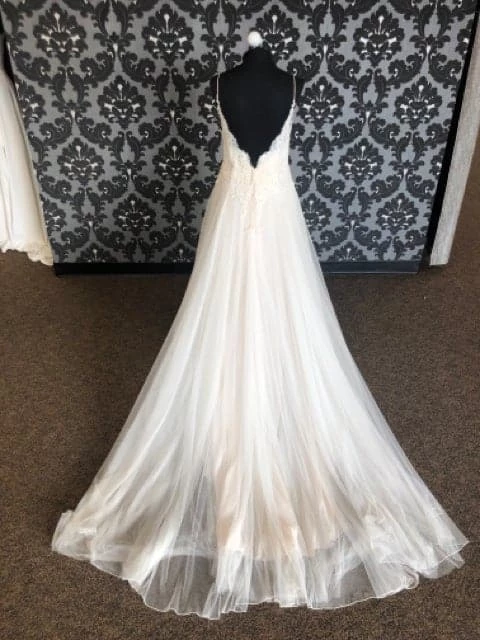 Something Blue Sincerity Bridal 1142 Lace/Tulle Size 14 AS IS RUNS AND HOLES THROUGHOUT WEDDING DRESSES 7 Something Blue Sincerity Bridal 1142 Lace/Tulle Size 14 AS IS RUNS AND HOLES THROUGHOUT WEDDING DRESSES