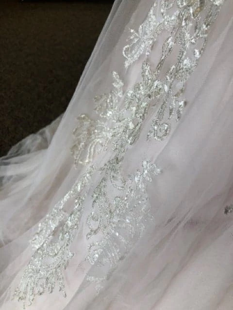 Something Blue Stella York 6541DM Beaded Lace Blush/ivory AS IS HOLE IN LEFT SKIRT LOOSE BEADS 6 Something Blue Stella York 6541DM Beaded Lace Blush/ivory AS IS HOLE IN LEFT SKIRT LOOSE BEADS