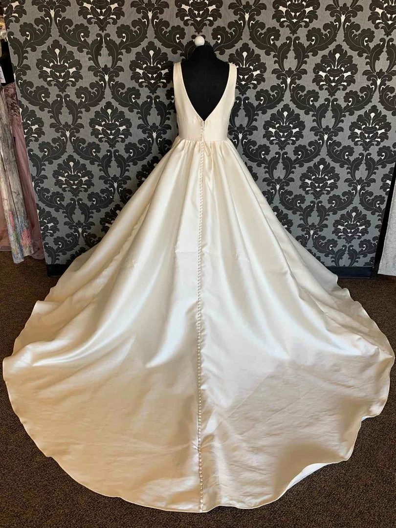Something Blue Wtoo 19200 Wedding Dress Satin Ivory Size 10 Sleeveless A-line WEDDING DRESSES 5 Something Blue Wtoo 19200 Wedding Dress Satin Ivory Size 10 Sleeveless A-line WEDDING DRESSES