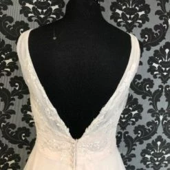 Something Blue WEDDING DRESSES Justin Alexander Size 12 Misty Rose V-Neck Sleeveless Tulle A-line