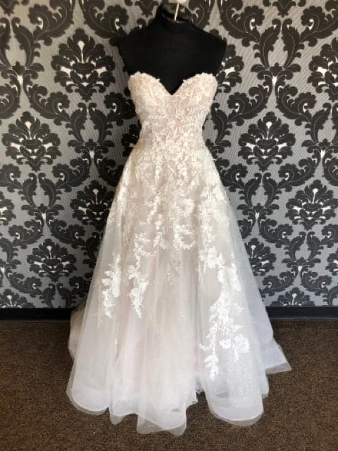 Something Blue Da Vinci Women Wedding Dress Sequin Lace Ivory/latte Size 4 WEDDING DRESSES 3 Something Blue Da Vinci Women Wedding Dress Sequin Lace Ivory/latte Size 4 WEDDING DRESSES