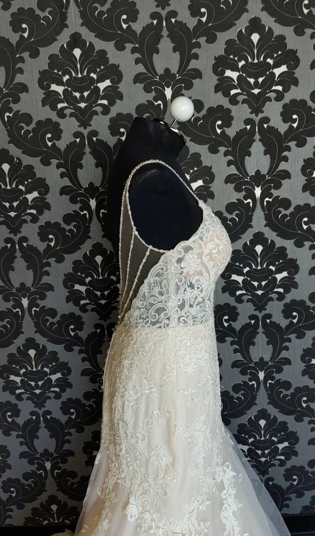 Something Blue WEDDING DRESSES Stella York 6793 Wedding Dress Size 12 Beaded Lace/Tulle Ivory Sleeveless 5 Something Blue WEDDING DRESSES Stella York 6793 Wedding Dress Size 12 Beaded Lace/Tulle Ivory Sleeveless