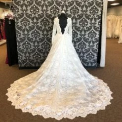 Something Blue Calla Blanche Size 14 Ivory V-Neck Long Sleeve Lace Ballgown