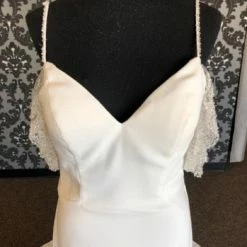 Something Blue Mori Lee Women's Wedding Dress Crepe Ivory Size 8 Sheath WEDDING DRESSES