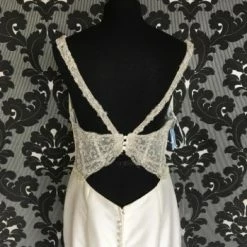 Something Blue WEDDING DRESSES Mori Lee V-Neck Wedding Dress Bengaline Ivory Size 12