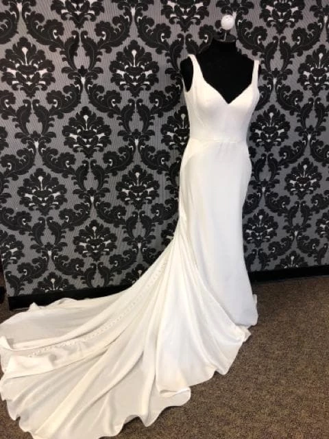 Something Blue WEDDING DRESSES Essense Of Australia ETTA D1951 Women's Wedding Dress Crepe Ivory 3 Something Blue WEDDING DRESSES Essense Of Australia ETTA D1951 Women's Wedding Dress Crepe Ivory