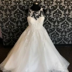 Something Blue White One Barcelona Wedding Dress Tulle/Lace Ivory A-line Size 18 WEDDING DRESSES