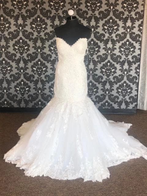 Something Blue Maggie Sottero Wedding Dress Lace/Tulle Ivory Size 10 Strapless WEDDING DRESSES 3 Something Blue Maggie Sottero Wedding Dress Lace/Tulle Ivory Size 10 Strapless WEDDING DRESSES