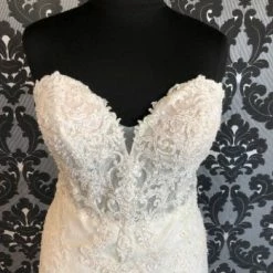 Something Blue Essense Of Australia D2451 Lace Ivory AS IS HOLES THROUGH LOOSE BUTTONS