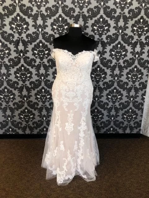 Something Blue Private Label Women Wedding Dress Lace Ivory/Blush Size 28 WEDDING DRESSES 3 Something Blue Private Label Women Wedding Dress Lace Ivory/Blush Size 28 WEDDING DRESSES