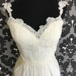 Something Blue Wedding Size 10 Ivory Ti Adora Lace Bodice Chiffon Pleated A-line Skirt WEDDING DRESSES