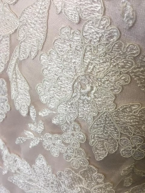 Size 10 Ivory/Nude Allure Bridal Lace Illusion Trumpet WEDDING DRESSES 5 Size 10 Ivory/Nude Allure Bridal Lace Illusion Trumpet WEDDING DRESSES