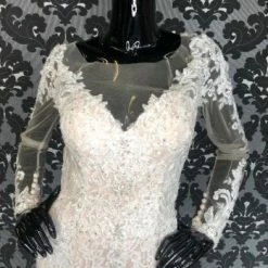 Something Blue WEDDING DRESSES Mori Lee Women's Wedding Dress Lace Ivory Size 6 Long Sleeve