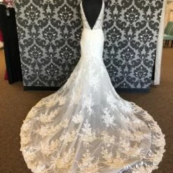 Something Blue Calla Blanche Size 14 Ivory Mermaid Deep V Sleeveless Lace Mermaid WEDDING DRESSES