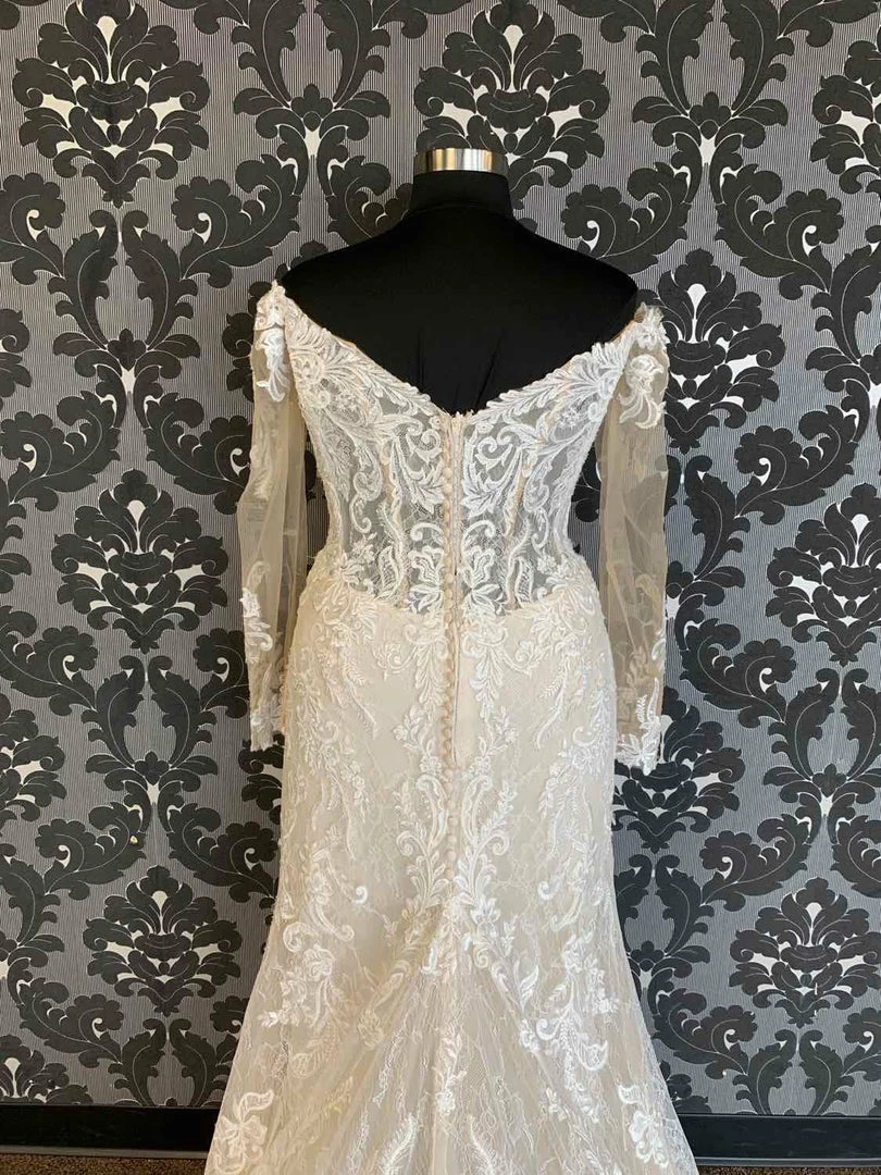 Something Blue Mori Lee By Madeline Gardner Size 20 Ivory Lace Fit & Flare WEDDING DRESSES 8 Something Blue Mori Lee By Madeline Gardner Size 20 Ivory Lace Fit & Flare WEDDING DRESSES
