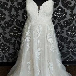 Something Blue Essense D2752 Wedding Dress Size 28 Lace/Tulle Ivory Strapless A-line