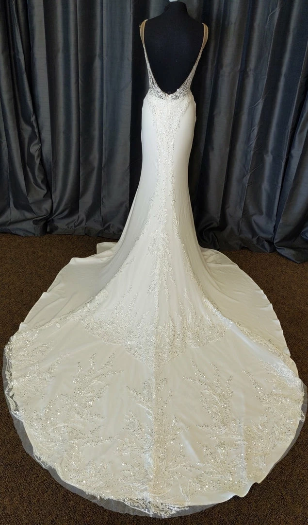 Something Blue CallaBlanche 121232 Wedding Dress Size 10 Crepe/Beaded Ivory Sleeveless WEDDING DRESSES 5 Something Blue CallaBlanche 121232 Wedding Dress Size 10 Crepe/Beaded Ivory Sleeveless WEDDING DRESSES