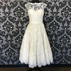 Size 10 Ivory Pronovias Lace Sleeveless Tea Length Highneck