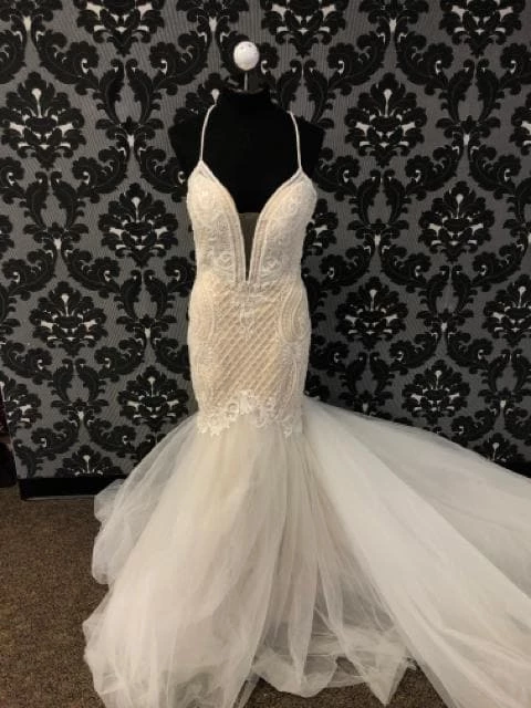 Something Blue WEDDING DRESSES Calla Blanche COLLIN 18115 Women's Wedding Dress Lace/Tulle Size 10 4 Something Blue WEDDING DRESSES Calla Blanche COLLIN 18115 Women's Wedding Dress Lace/Tulle Size 10